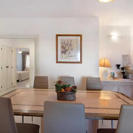 Nautilus Apartment